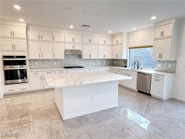 8415 Iron Heart Lane, Las Vegas, NV 89113