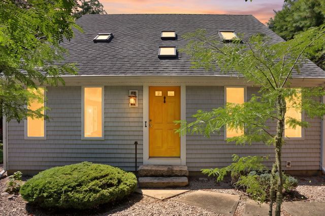 21 Mill Road, Falmouth, MA 02540