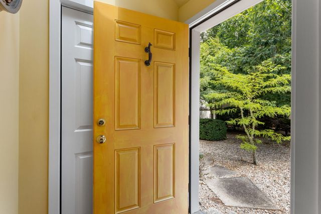 21 Mill Road, Falmouth, MA 02540
