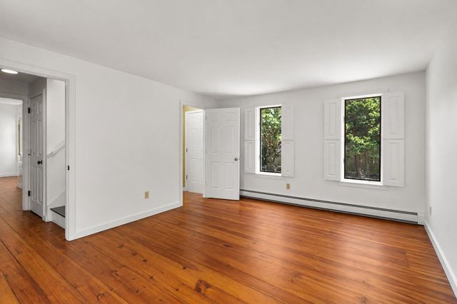 21 Mill Road, Falmouth, MA 02540