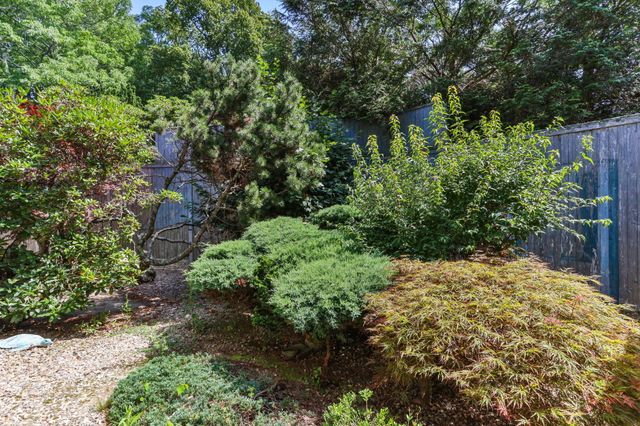 21 Mill Road, Falmouth, MA 02540