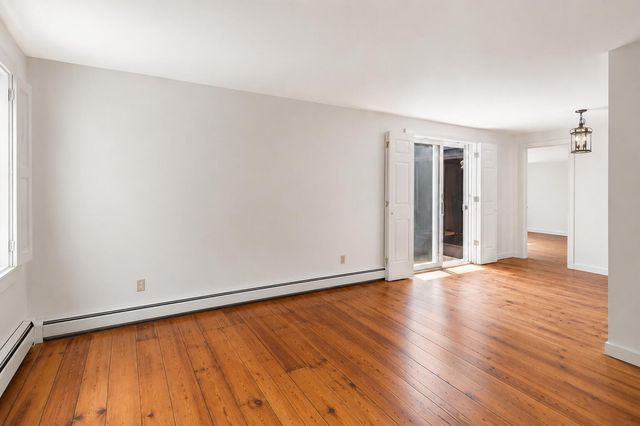 21 Mill Road, Falmouth, MA 02540