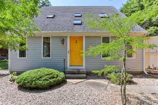 21 Mill Road, Falmouth, MA 02540
