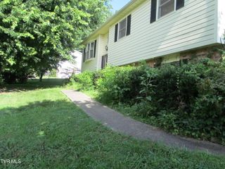 529 Old Gray Station Road, Gray, TN 37615