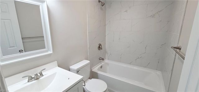 704 Burgesses LN, Virginia Beach, VA 23452