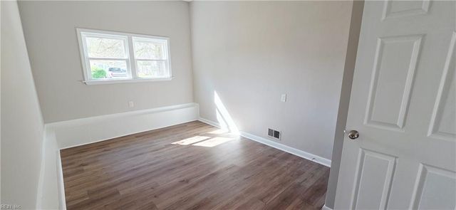 704 Burgesses LN, Virginia Beach, VA 23452