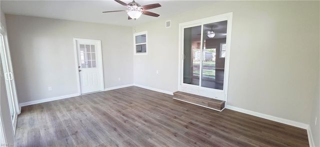 704 Burgesses LN, Virginia Beach, VA 23452