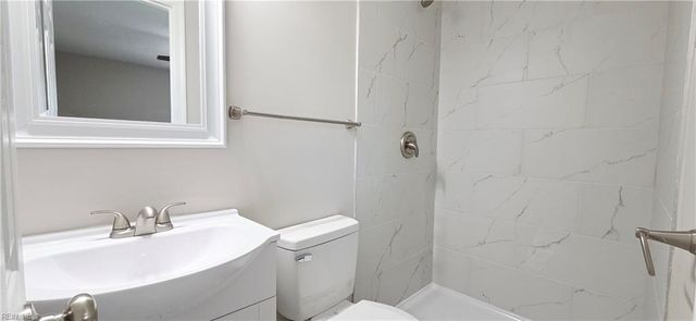 704 Burgesses LN, Virginia Beach, VA 23452