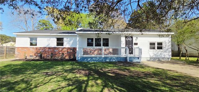 704 Burgesses LN, Virginia Beach, VA 23452