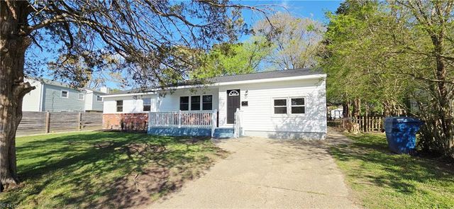 704 Burgesses LN, Virginia Beach, VA 23452