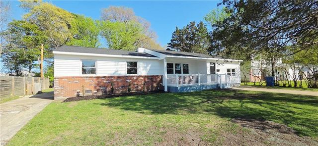 704 Burgesses LN, Virginia Beach, VA 23452