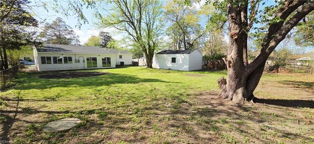 704 Burgesses LN, Virginia Beach, VA 23452