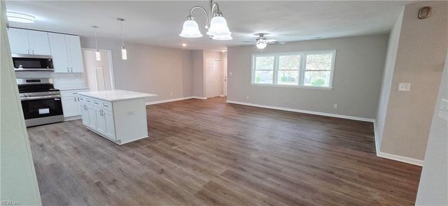 704 Burgesses LN, Virginia Beach, VA 23452