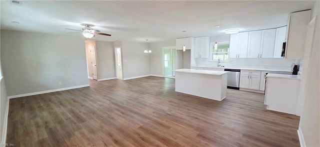 704 Burgesses LN, Virginia Beach, VA 23452