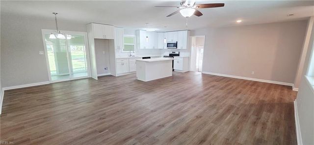 704 Burgesses LN, Virginia Beach, VA 23452