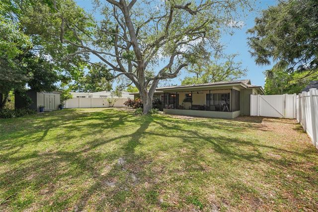 11469 IMPERIAL GROVE DRIVE E, Largo, FL 33774