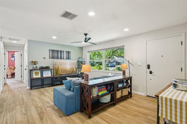 11469 IMPERIAL GROVE DRIVE E, Largo, FL 33774