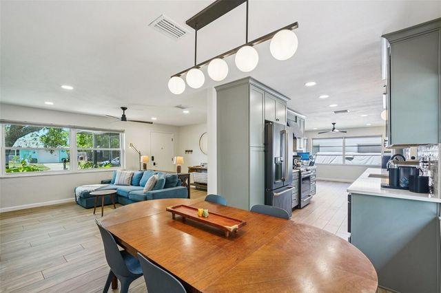 11469 IMPERIAL GROVE DRIVE E, Largo, FL 33774