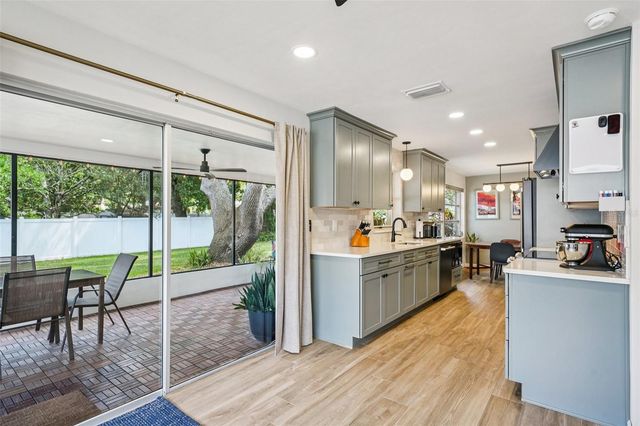 11469 IMPERIAL GROVE DRIVE E, Largo, FL 33774