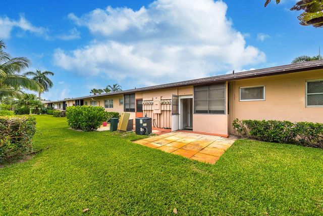 2995 Crosley Drive W E, West Palm Beach, FL 33415