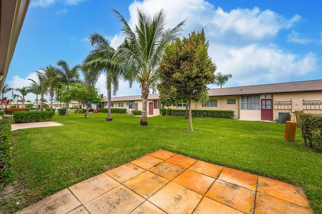 2995 Crosley Drive W E, West Palm Beach, FL 33415