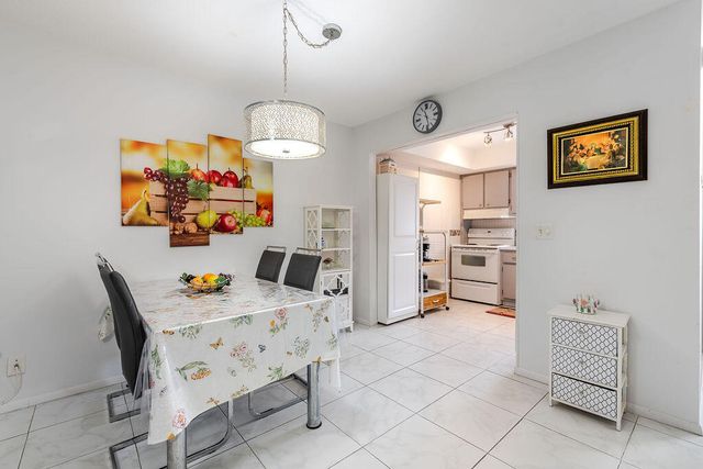 2995 Crosley Drive W E, West Palm Beach, FL 33415