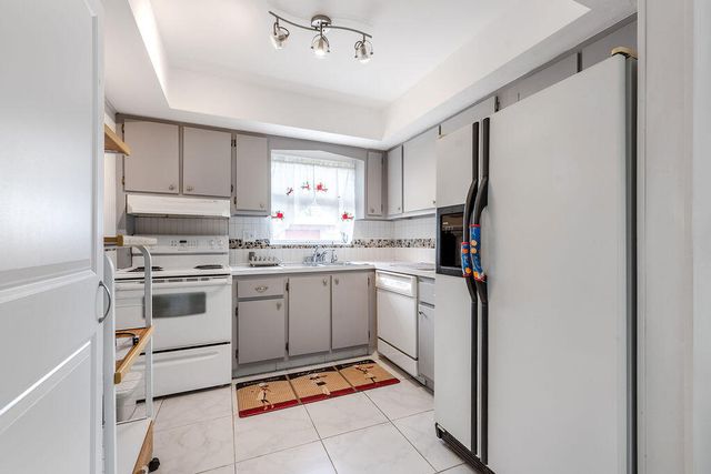 2995 Crosley Drive W E, West Palm Beach, FL 33415