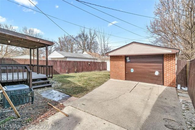 20532 Powers Avenue, Dearborn Heights, MI 48125