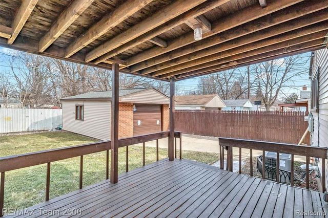 20532 Powers Avenue, Dearborn Heights, MI 48125