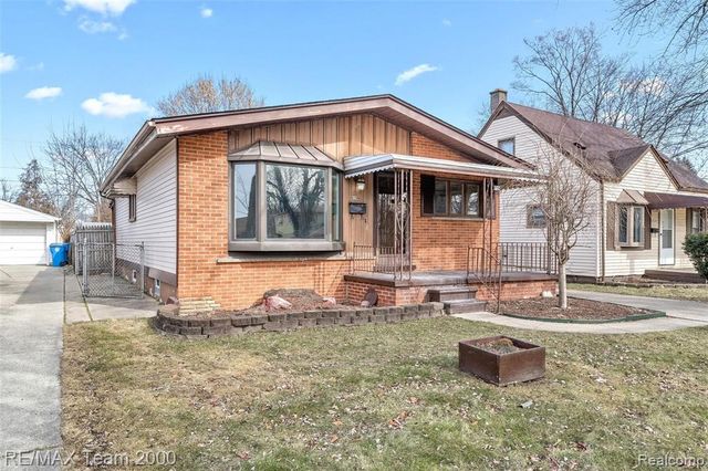 20532 Powers Avenue, Dearborn Heights, MI 48125