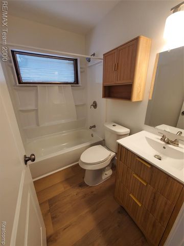 20532 Powers Avenue, Dearborn Heights, MI 48125