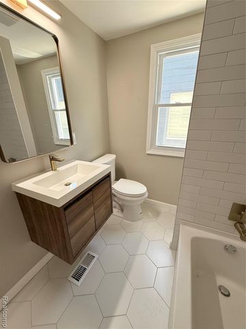 266 W Bennett Avenue, Ferndale, MI 48220