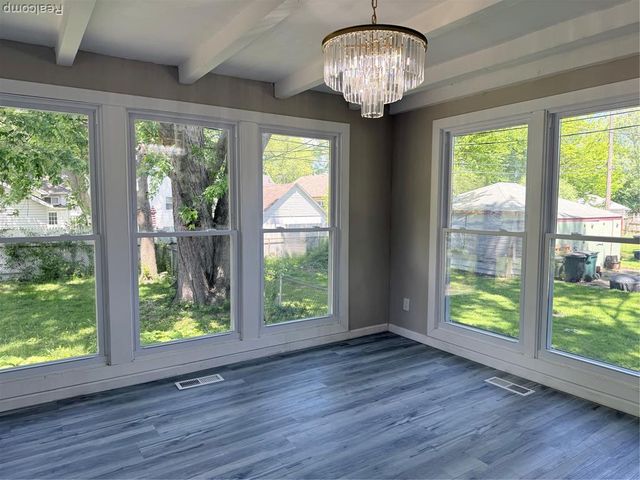 266 W Bennett Avenue, Ferndale, MI 48220