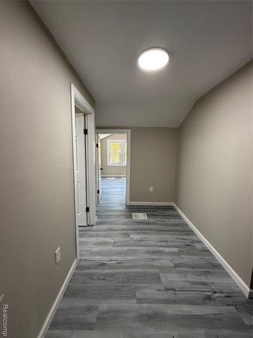 266 W Bennett Avenue, Ferndale, MI 48220