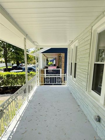266 W Bennett Avenue, Ferndale, MI 48220