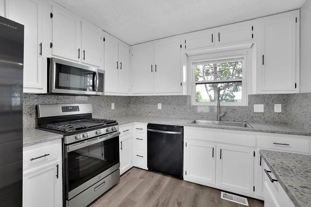 5721 Deerfield Place NW, Kennesaw, GA 30144