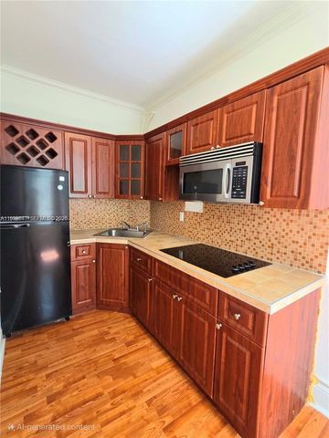 126 Mendoza Ave 9, Coral Gables, FL 33134