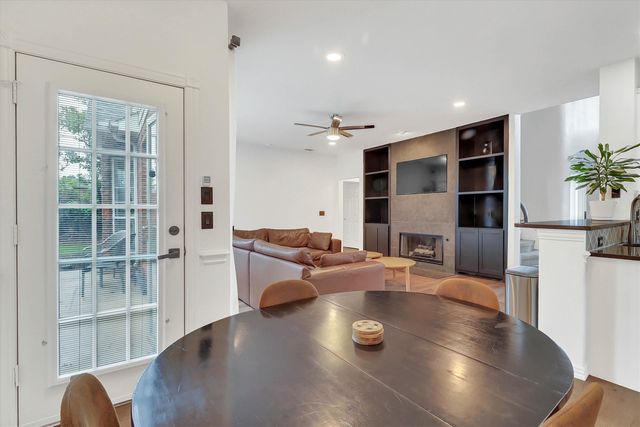 1900 Golden Trail, Carrollton, TX 75010