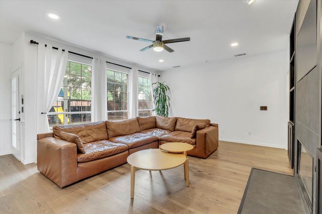 1900 Golden Trail, Carrollton, TX 75010