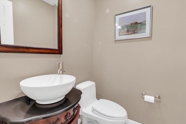 1900 Golden Trail, Carrollton, TX 75010