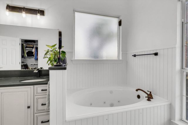 1900 Golden Trail, Carrollton, TX 75010