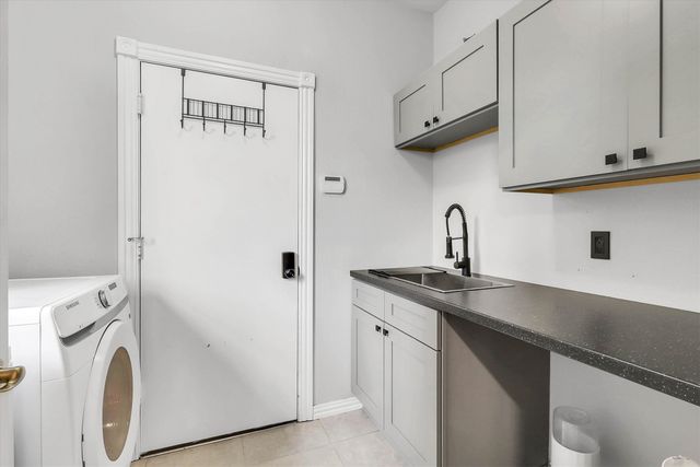 1900 Golden Trail, Carrollton, TX 75010