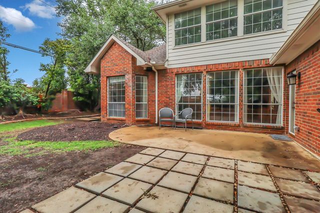 1900 Golden Trail, Carrollton, TX 75010