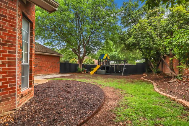 1900 Golden Trail, Carrollton, TX 75010