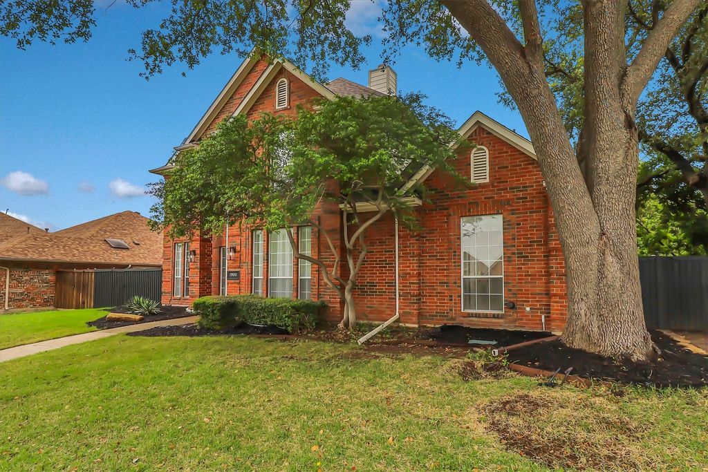 1900 Golden Trail, Carrollton, TX 75010