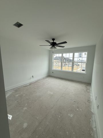 5864 Napa Valley Dr, Smyrna, TN 37167