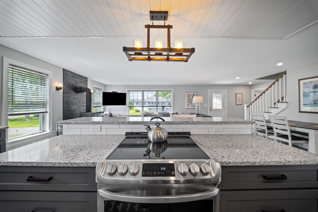36 Ruby Road, Portsmouth, NH 03801