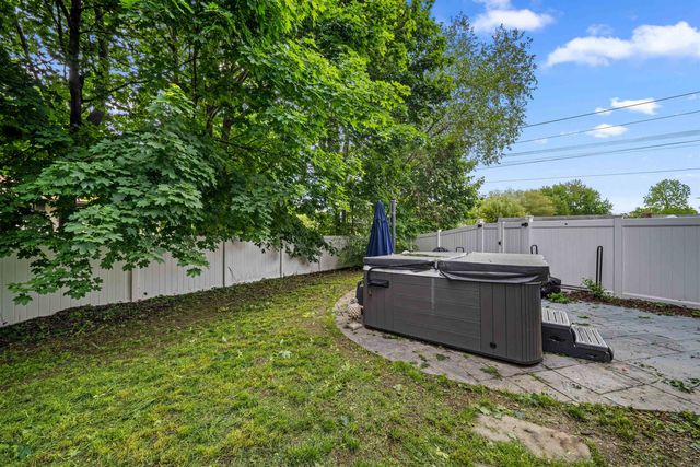 36 Ruby Road, Portsmouth, NH 03801