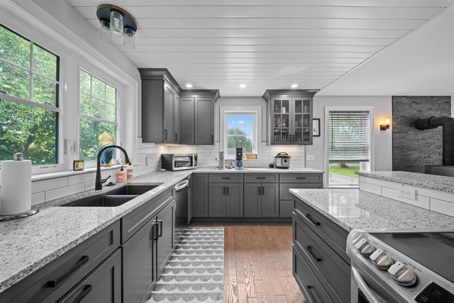 36 Ruby Road, Portsmouth, NH 03801