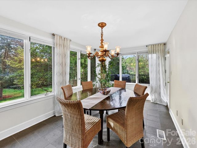 1847 Meadowood Lane, Charlotte, NC 28211